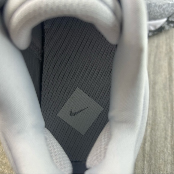 NEW Nike Alpha Huarache Elite 4 Grey Turf Softball dv0496-002 Women’s Size 8 - Picture 10 of 10